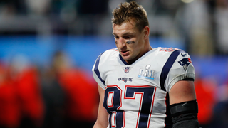 Team No Trade Gronk. No Trade! Make Gronk Sad.